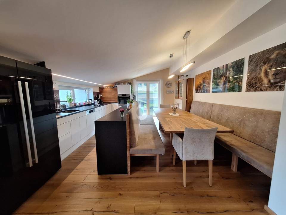 PENTHOUSE MIT EINZIGARTIGER AUSSICHT IN GUTEM ZUSTAND!