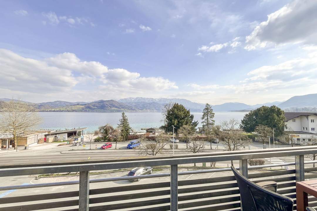 Dachgeschosswohnung mit traumhaften Seeblick, Pool und Lift direkt in die Wohnung