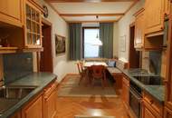 Bürgerwohnhaus mit 2.064 m² Grund in Zentrumslage und Gastronomie im gesamten Erdgeschoss sowie 250 m² Wohnfläche im Obergeschoss