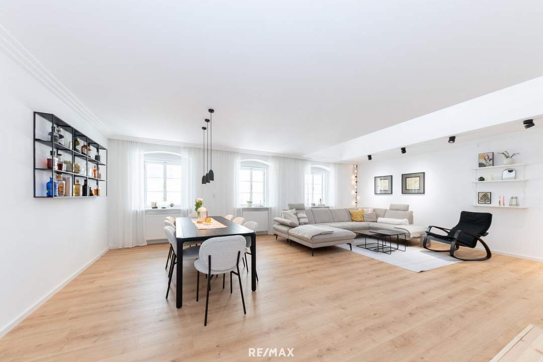 419 m² WOHN- NUTZFLÄCHE – ZENTRUM VON STEYR – SOFORT VERFÜGBAR! Modernes Stadthaus mit traumhaftem Garten/Innenhof im Zentrum von Steyr!