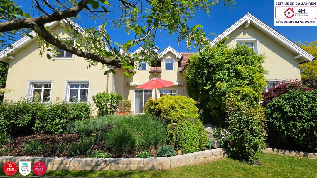 Stilvolles Familienhaus mit 8 Zimmer, Kamin, Weinkeller &amp; Gartenidylle mit 3 Terrassen und beeindruckendem Designergarten ✨🍷