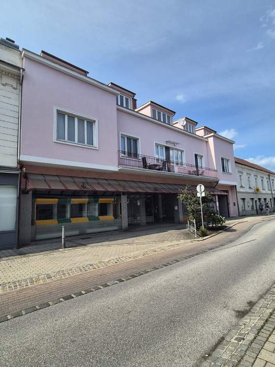 Geräumige 4 Zimmer Wohnung in Neunkirchen - Nähe Hauptplatz!