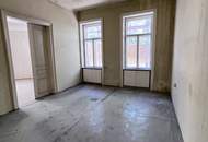 Top geteilte Altaubwohnung in generalsanierten Altbau | Lichtdurchflutet | sanierungsbedürftig