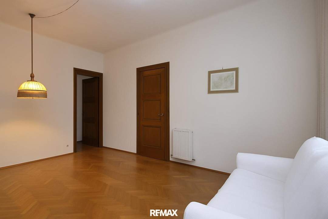 Günstige Anlegerwohnung in Graz mit Garage, Parkplatz und Lager