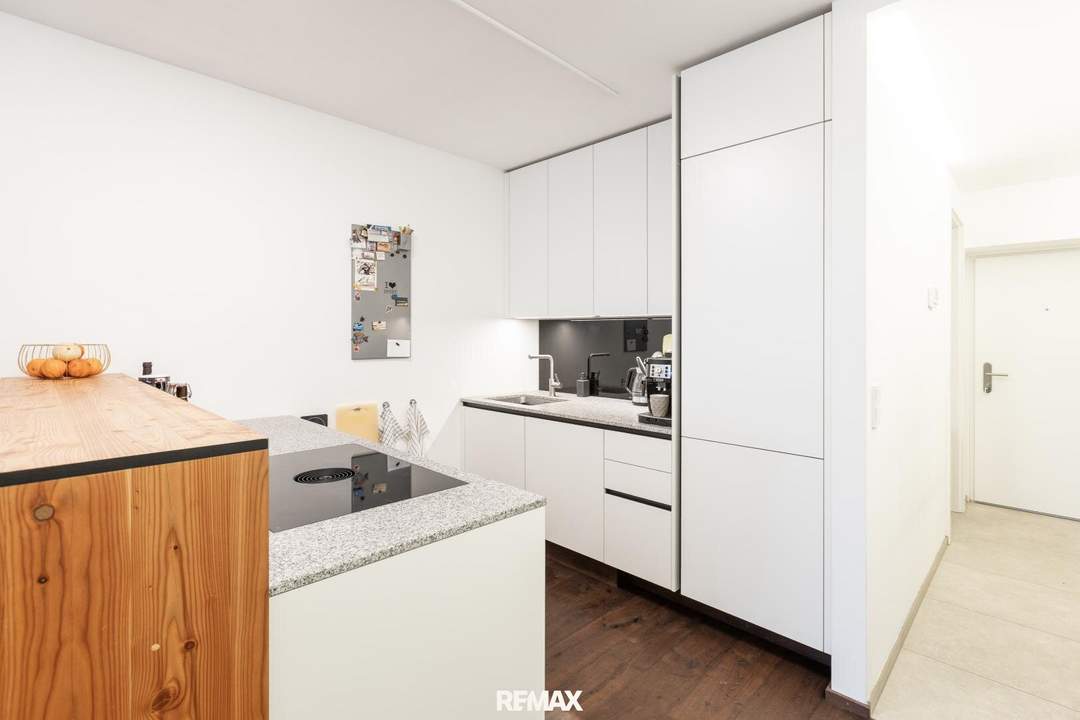 Zentrale, kernsanierte 2-Zimmer-Wohnung in absoluter Ruhelage