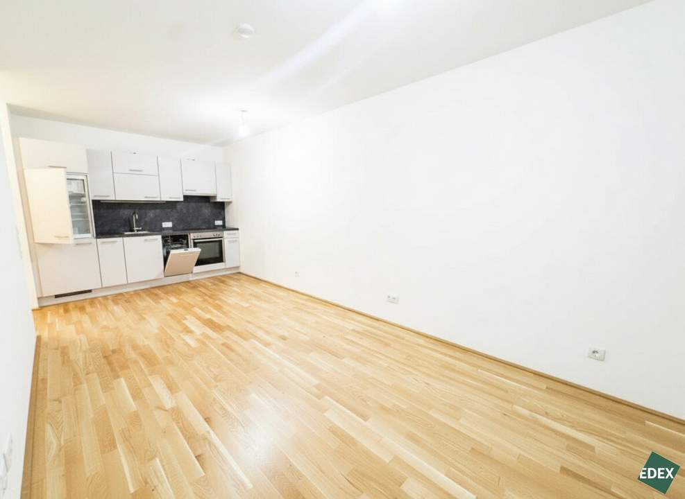 Attraktive 2-Zimmer-Wohnung mit Balkon nahe U1 - ideal für Paare oder Singles