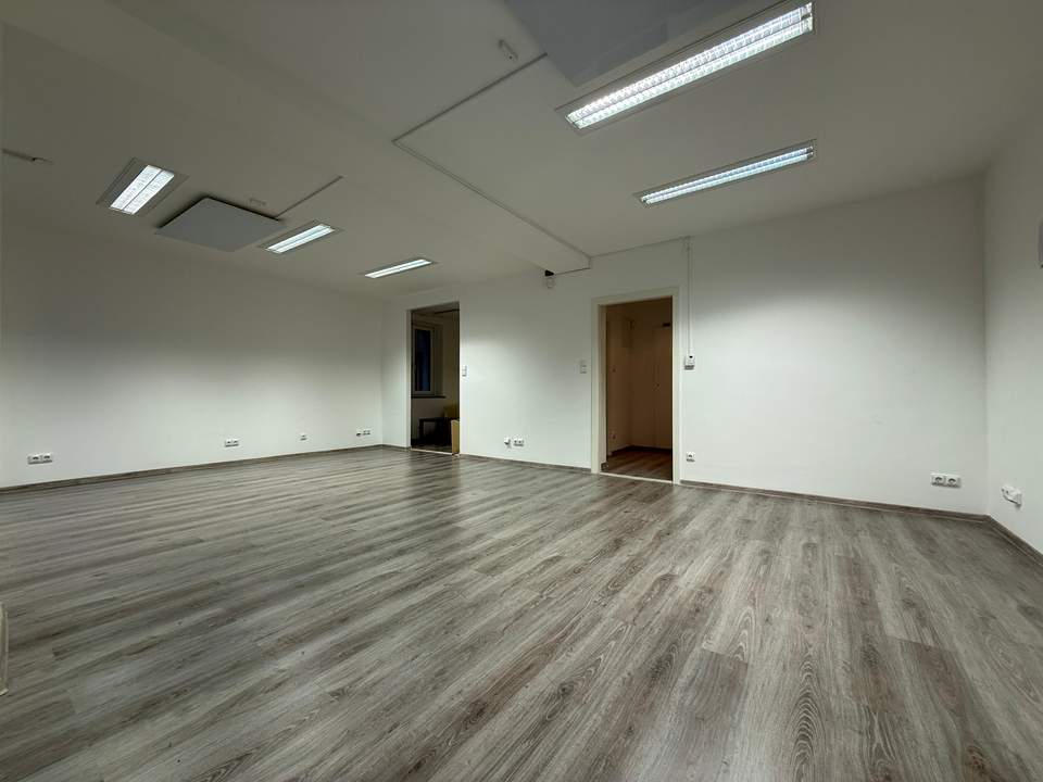 Attraktives Geschäftslokal mit großer Glasfront – Top Preis-Leistung nahe Meidlinger Hauptstraße