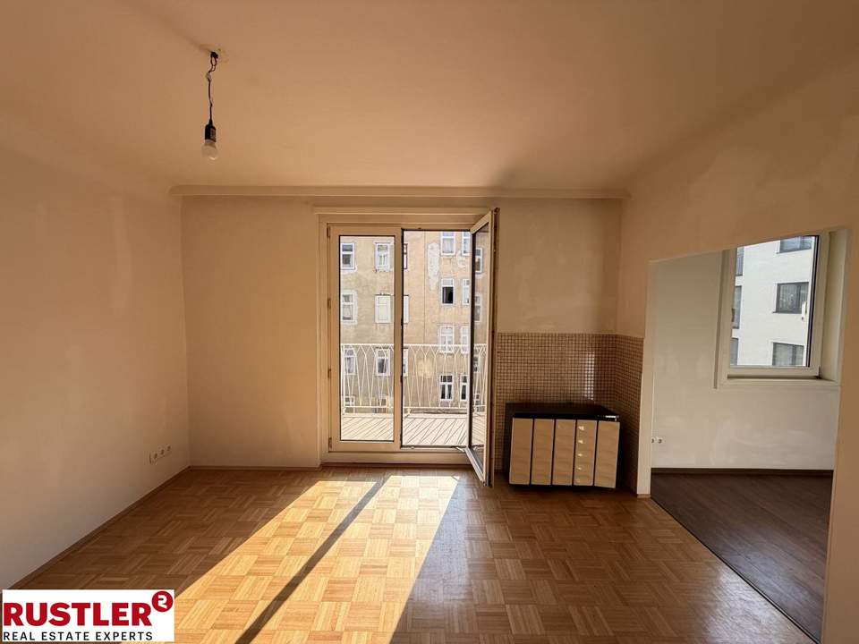 Sanierungsbedürftige 2 Zimmerwohnung mit hofseitigen Balkon - freier Mietzins