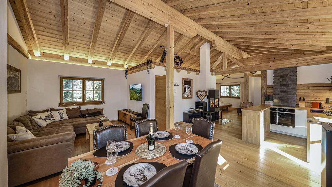 Exklusive Dachgeschosswohnung in idyllischer Lage