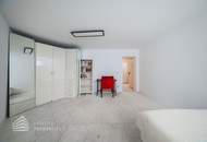 Elegantes Haus mit großzügiger Terrasse und gepflegtem Garten