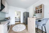 Ruhige Lage mit Blick ins Grüne - Stilvoll möblierte 2,5-Zimmer-Wohnung mit Balkon