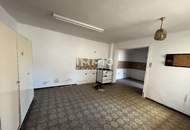 Haus mit großem Grundstück ca. 2 200 m²