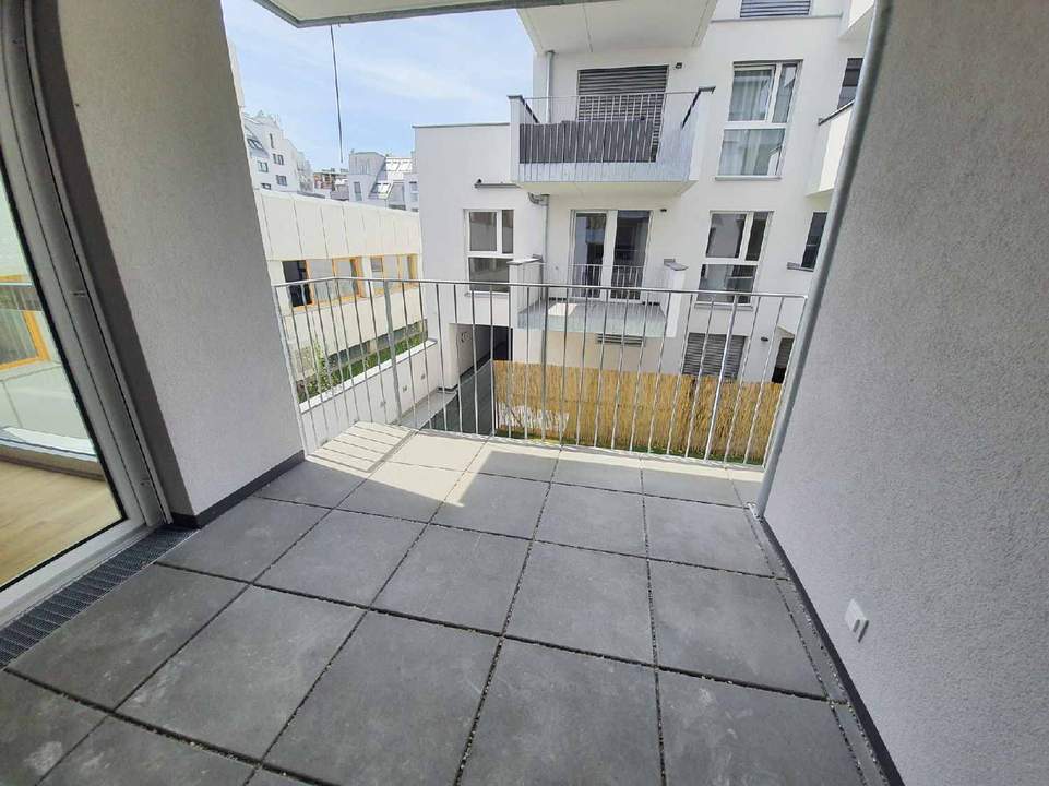 Schöne 2-Zimmer-Wohnung mit Freifläche in der Koloniestraße!
