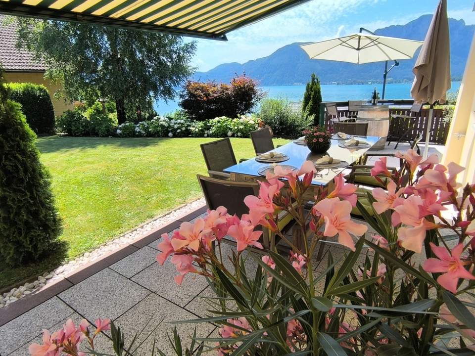 Ein Haus. Ein See. Ein Traum(blick). Zwei Wohneinheiten- touristische Vermietung einer Einheit möglich!