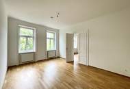 Hochwertig sanierte 2 Zimmer Altbauwohnung - unbefristet und ab sofort verfügbar