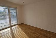 Kleine 2 Zimmerwohnung mit großem Westbalkon und Einbauküche!