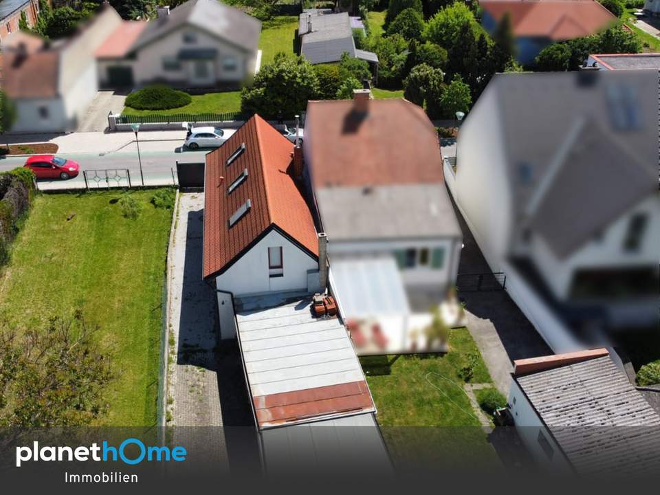 Renoviertes Einfamilienhaus mit weitläufigem Grundstück