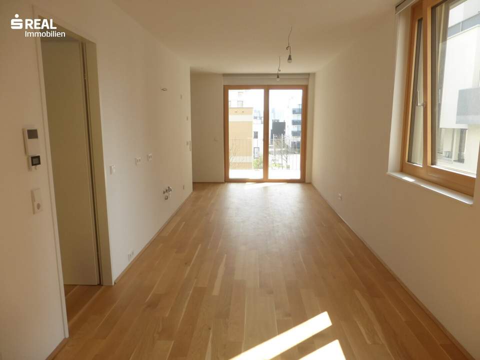 Jetzt einziehen: Gut geschnittene 2-Zimmer-Wohnung mit Balkon, offener Küche und Schlafzimmer mit Schrankraum. Provisionsfrei!