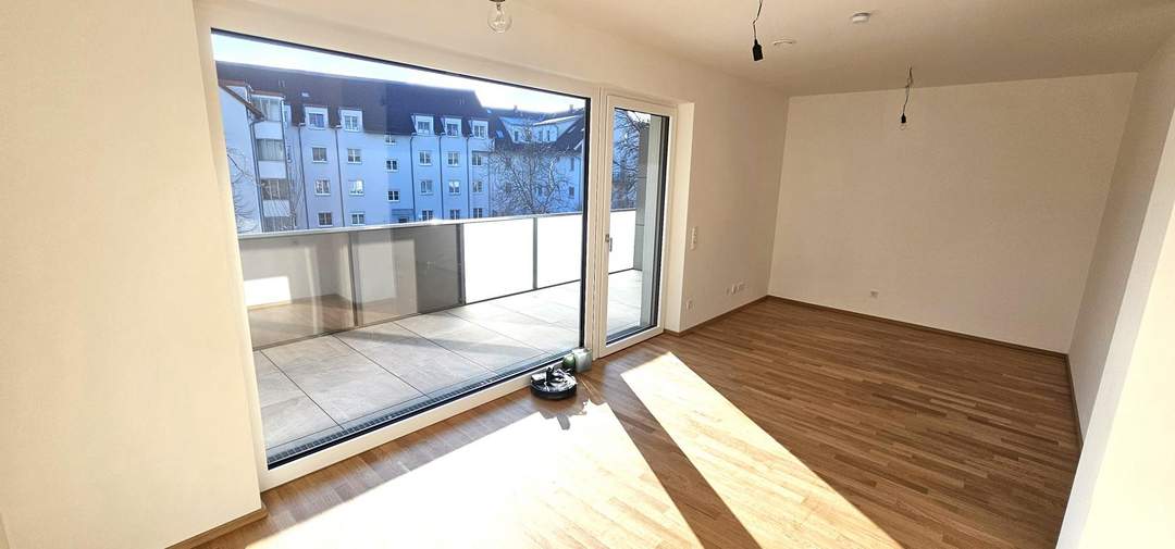 Erstbezug Auf der Wies - 3 Zimmerwohnung mit 2 Balkone und Tiefgaragenplatz