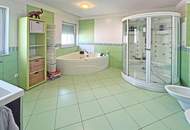 Familienidylle im Grünen: Modernes 6-Zimmer-Haus mit Garten und Anlage