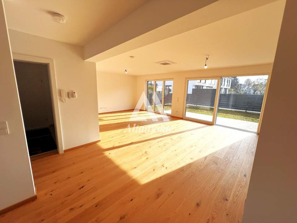 Erstklassiges Wohnen im Erstbezug – Stilvolles Einfamilienhaus in Essling