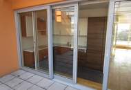 Freifläche auf zwei Terrassen mit Schönbrunnblick und Blick auf Steinhofkirche: neu sanierte und klimatisierte 2-Zimmer-Wohnung!