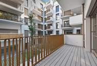 HOFLAGE mit BALKON! Luxus-Erstbezug mit 3,30 m Raumhöhe im 1. Obergeschoß