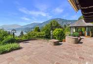 Erholung auf höchstem Niveau: Großzügiges Anwesen mit Seeblick und zwei Pools.