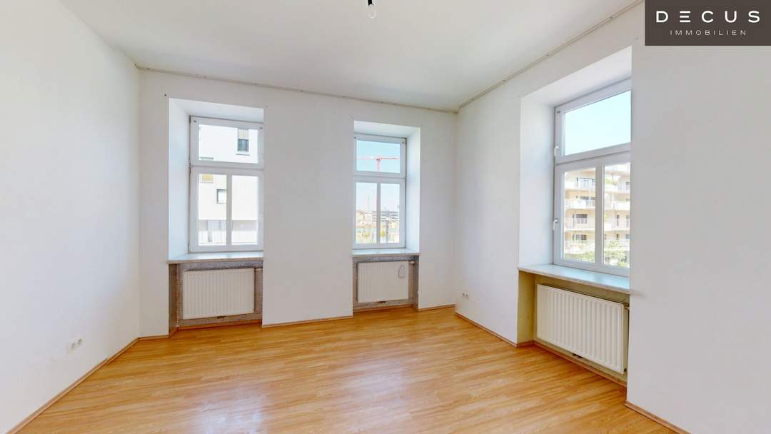 | 3 ZIMMER | LICHTDURCHFLUTET | VIEL POTENTIAL |