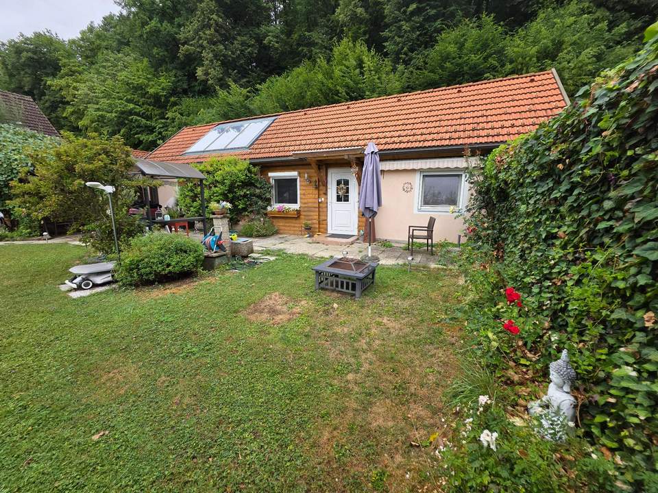 Neuer Preis: Maria Saal, Tiny House (Bungalow) ca. 60 m² , Garagen mit Carport, großes Grundstück