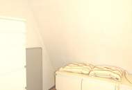 1180! Loftiges, wunderbar sonniges 2-Zimmer DG mit Terrasse Nähe Kutschkermarkt!