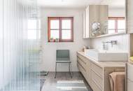 Zweifamilienhaus mit vielseitigem Gewerbebereich & exklusivem Wellnesshaus