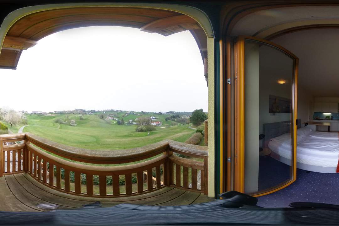 APARTMENT mit "Französischen Balkon" und eigenem Parkplatz "Traumhaftem Ausblick" direkt am Golfplatz