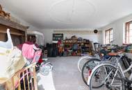 "Zauberhafter Dreikanthof mit großem Gartenparadies bei Tulln"