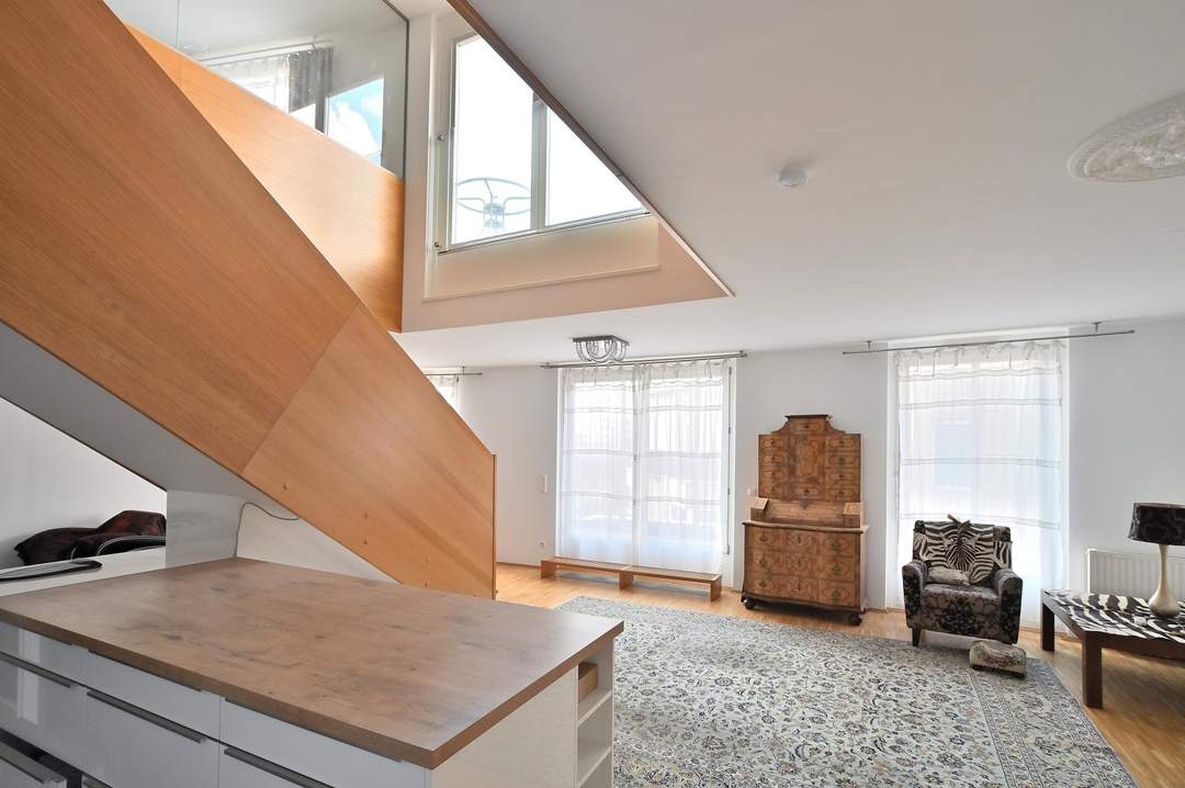 Dachgeschoß-Eigentumsmaisonette mit Loggia & Terrasse inkl. TG-Stellplatz