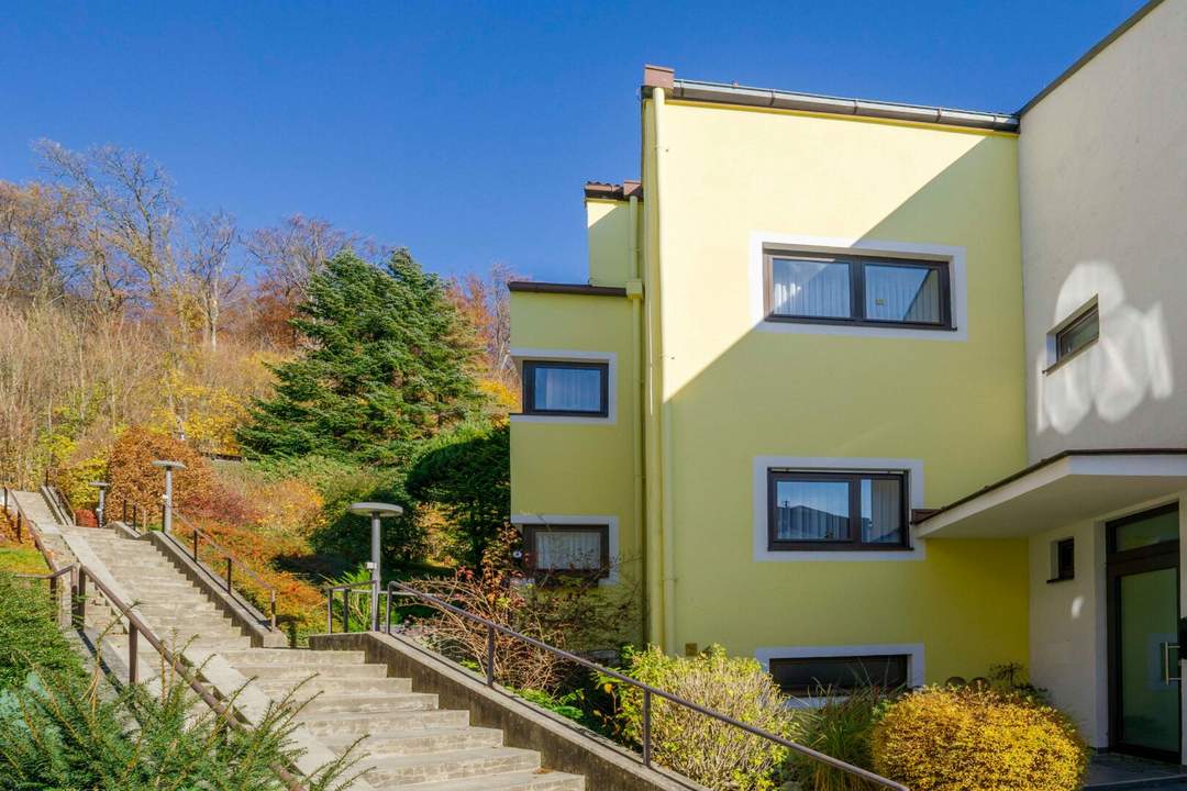 Eckreihenhaus mit Einfamilienhauscharakter in zentrumsnaher Aussichtsslage