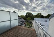 Entzückende 2-Zimmer-Wohnung mit großem Balkon - hofseitiger Grünblick