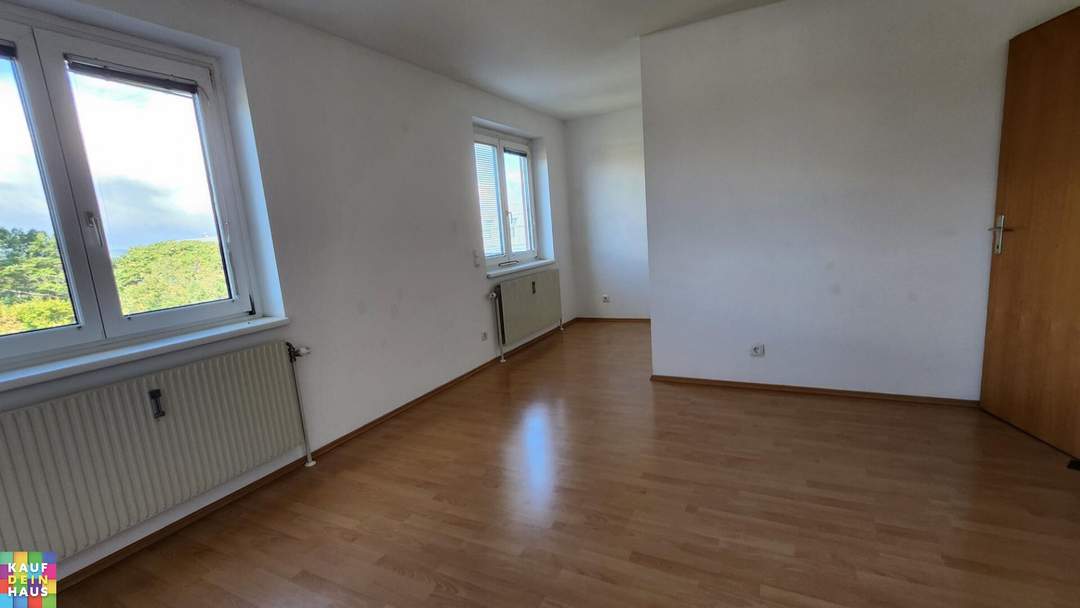 Zweigeschoßige, großzügige 3 Zimmerwohnung