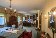 Eine Villa mit Wohnkultur, parkähnlichem Garten und Pool // A Villa of Distinction with Park-Like Garden and Pool //