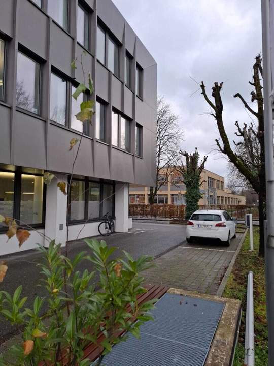 SALZBURG! Schöne Bürofläche mit 2 Tiefgaragenplätzen langfristig zu mieten!