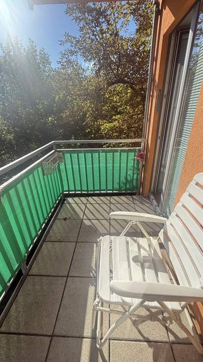 2-Zimmer-Wohnung mit Balkon und Wintergarten, sowie ein opt. Stellplatz und optionaler Möblierung!