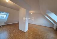 3-er WGs aufgepasst! Große Dachgeschoss-Wohnung mit Terrasse in der Muhrengasse!