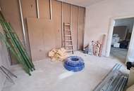 SEEGASSE, ERSTBEZUG, unbefristete 73 m2 Altbau, Wohnküche, 2 Zimmer, Duschbad, Parketten, Hofruhelage, U4-Nähe