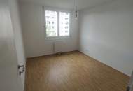 Helle 4-Zimmer-Wohnung mit Loggia!