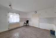 Einfamilienhaus mit Pool und großem Grundstück