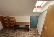 Gepflegtes Einfamilienhaus mit viel Potenzial, großzügigem Grundstück und sonnigen Wohnbereichen