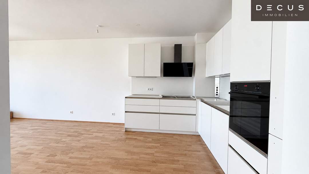/ ERSTBEZUG / 2 ZIMMER / AB SOFORT VERFÜGBAR / FREIFLÄCHE