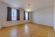 Leben im Grünen: Nachhaltige Liegenschaft mit Bauernhaus viel Land und Selbstversorger-Potenzial!