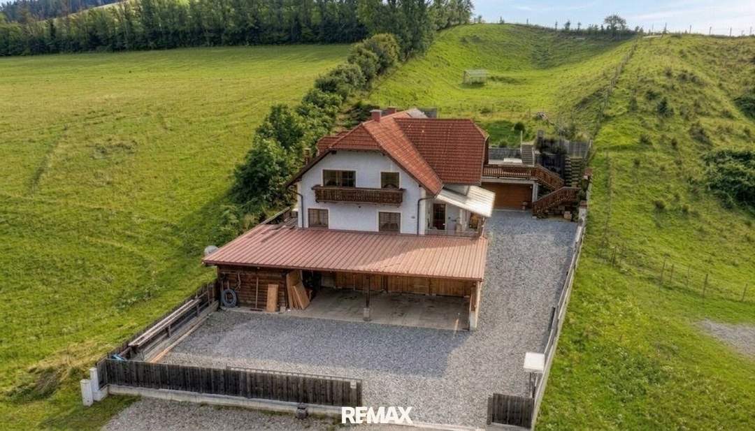 Großzügiges Einfamilienhaus / vielseitige Nutzungsmöglichkeiten / neue PV-Anlage / 2 Terrassen / großzügiges Grundstück!