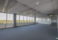 Modernes Büro mit Balkon im Saturn Tower
